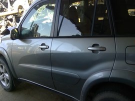 2005 TOYOTA RAV4, SILVER, L MODEL, 2.4L, AT, AWD.  Z26420
